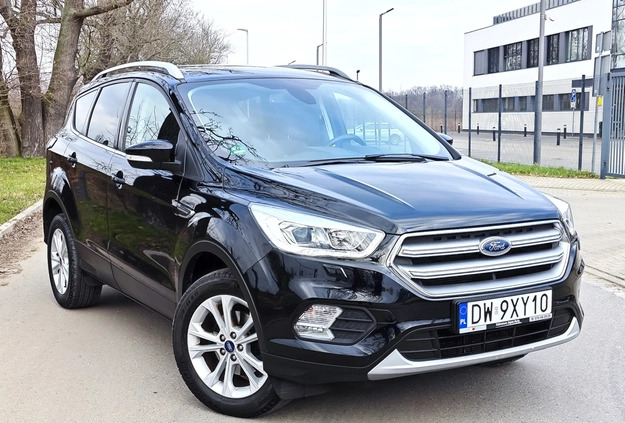 Ford Kuga cena 67900 przebieg: 119000, rok produkcji 2018 z Bochnia małe 497